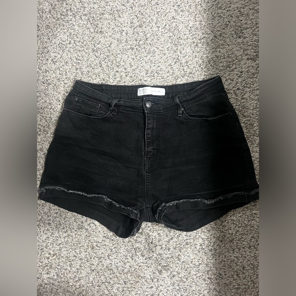 Black High-Rise Shorts - Picture 1 of 3